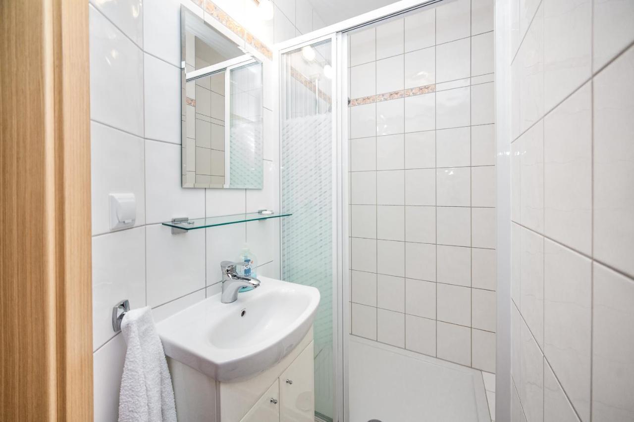 Apartament Wanda W Centrum Kolobrzegu Przy Starowce Exterior photo